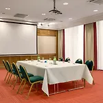 Nh Luxembourg Airport Hotel