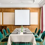 Nh Luxembourg Airport Hotel 4*