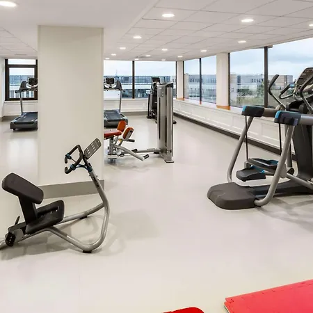 Nh Luxembourg Airport Hotel 4*