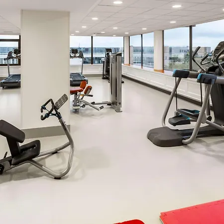 Nh Luxembourg Airport Hotel 4*