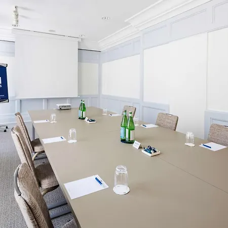 Nh Luxembourg Airport Hotel