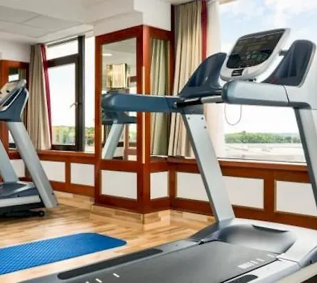 ホテル Nh Luxembourg Airport