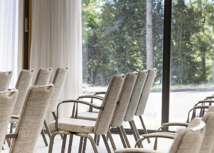 Hotel Nh Luxembourg Airport 4*