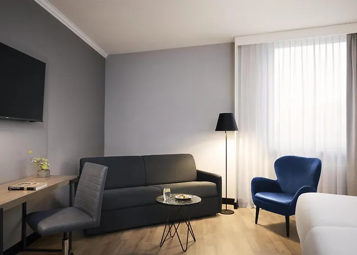 Hotel Nh Luxembourg Airport 4*