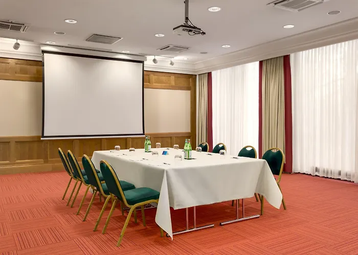 Nh Luxembourg Airport Hotel