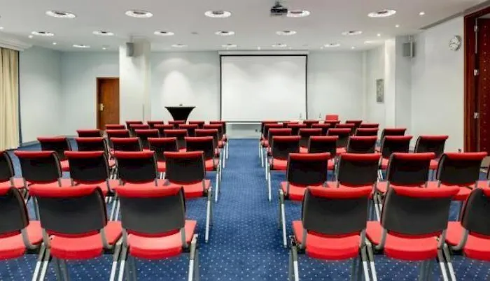 Hotell Nh Luxembourg Airport 4*