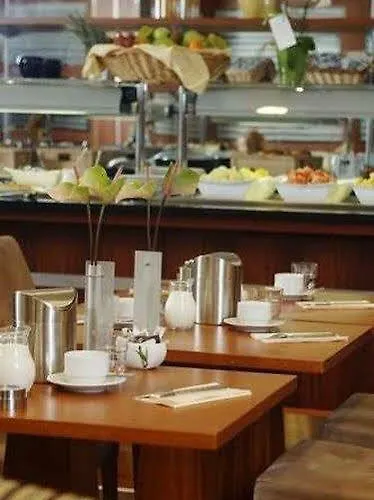 Hotel Nh Luxembourg Airport 4*