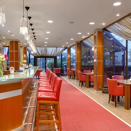Szálloda Nh Luxembourg Airport 4*