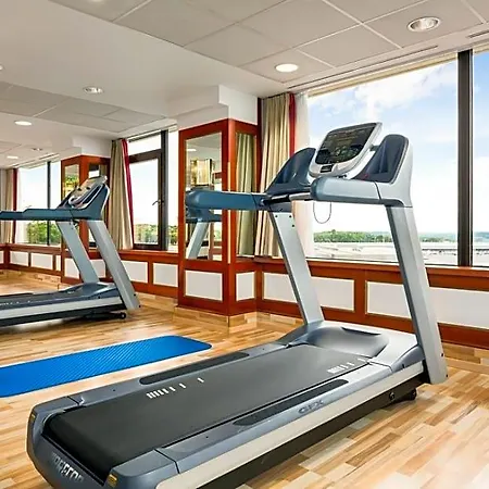 Hotel Nh Luxembourg Airport 4*