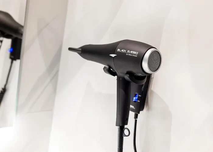 Nh Luxembourg Airport 酒店